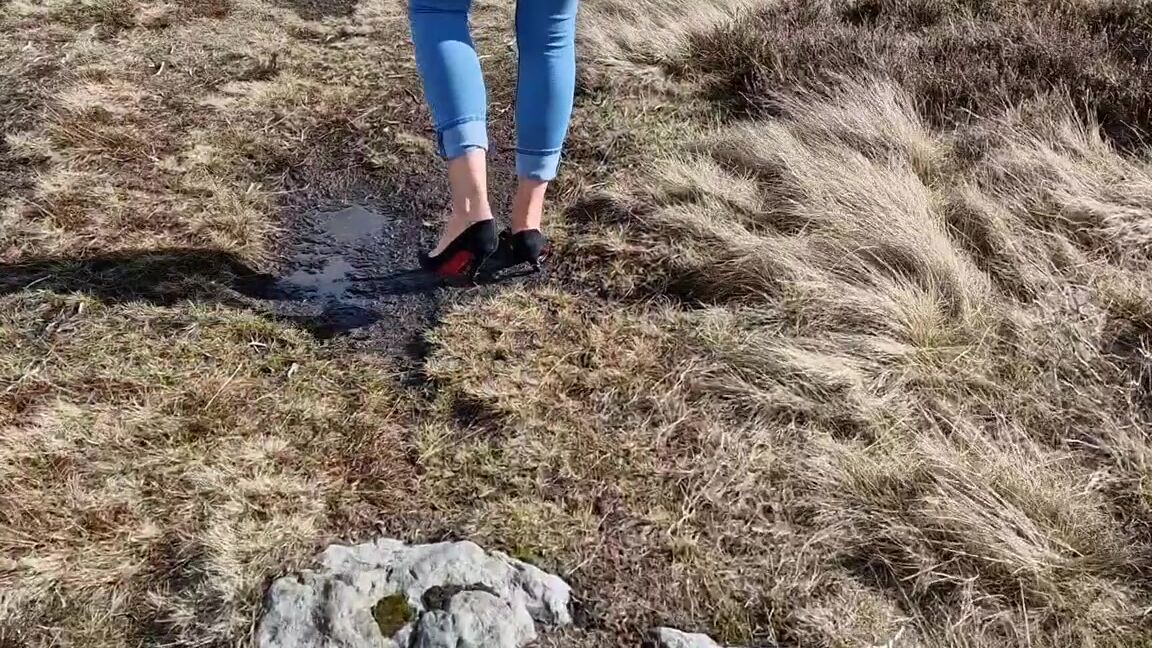 Kats Worn Heels Nicknamed Katswornheels Onlyfans Lets Go For A Walk I Did Get A Few Funny Looks From Other Walkers Doesnt