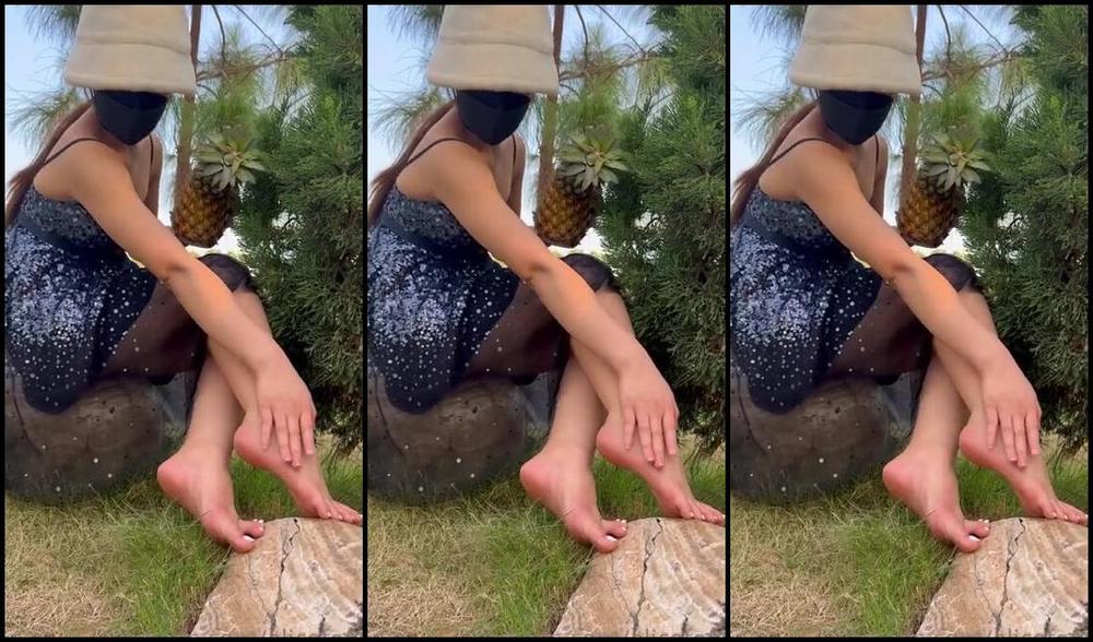 Alicefeetz Nicknamed Alicefeetz 02 24 2023 Onlyfans Video Hehe Wanna Drink Pineapple