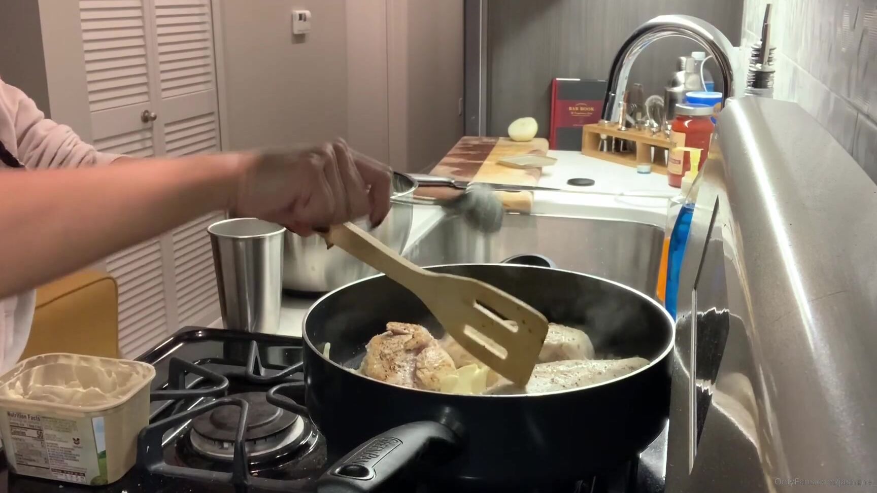 ubedientgirl-28-03-2020-198761538-okay-so-here-is-that-sfw-pasta-cooking-video-this-is-the-first-time-i-have-done-a-voice