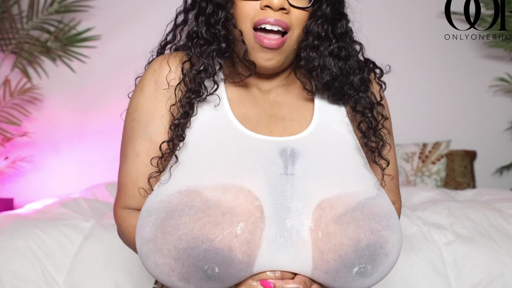 Onlyonerhonda 2143252451 06 23 2021 4K Video Sheer Sports Bra Tittyfuck There S Two Versions Of This Video This One Is The