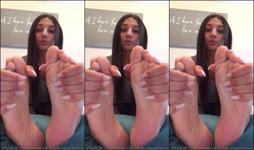 Daddysdestinyxo Don T Mind Me Just Lotioning Up