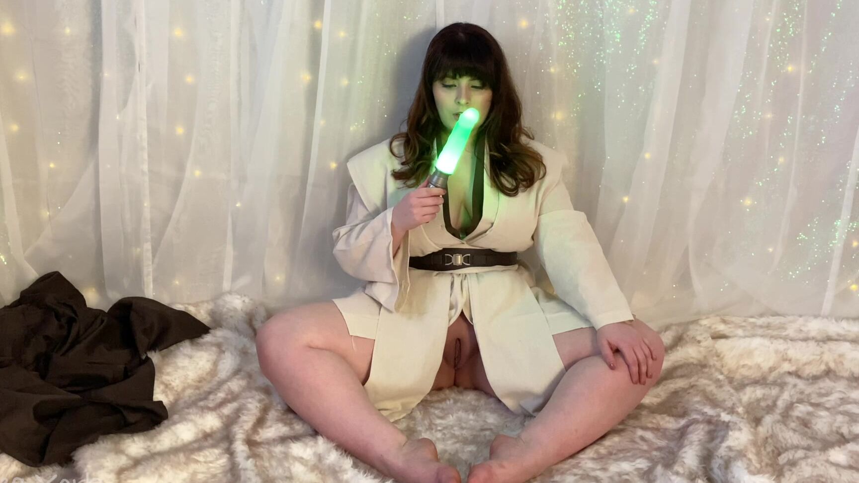 Cosplay,Nerdy Girls,Dildo Fucking,Dildo Sucking,Curvy bea york training to be a jedi knight ManyVids