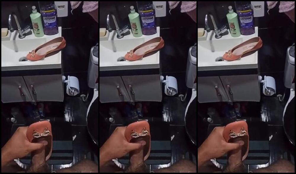 Raposinha Feet Nicknamed Raposinhafeet Foot Fetish 02 07 2022 Onlyfans Video Ele Gostou Tanto Do Chulezinho Da Sapatilha