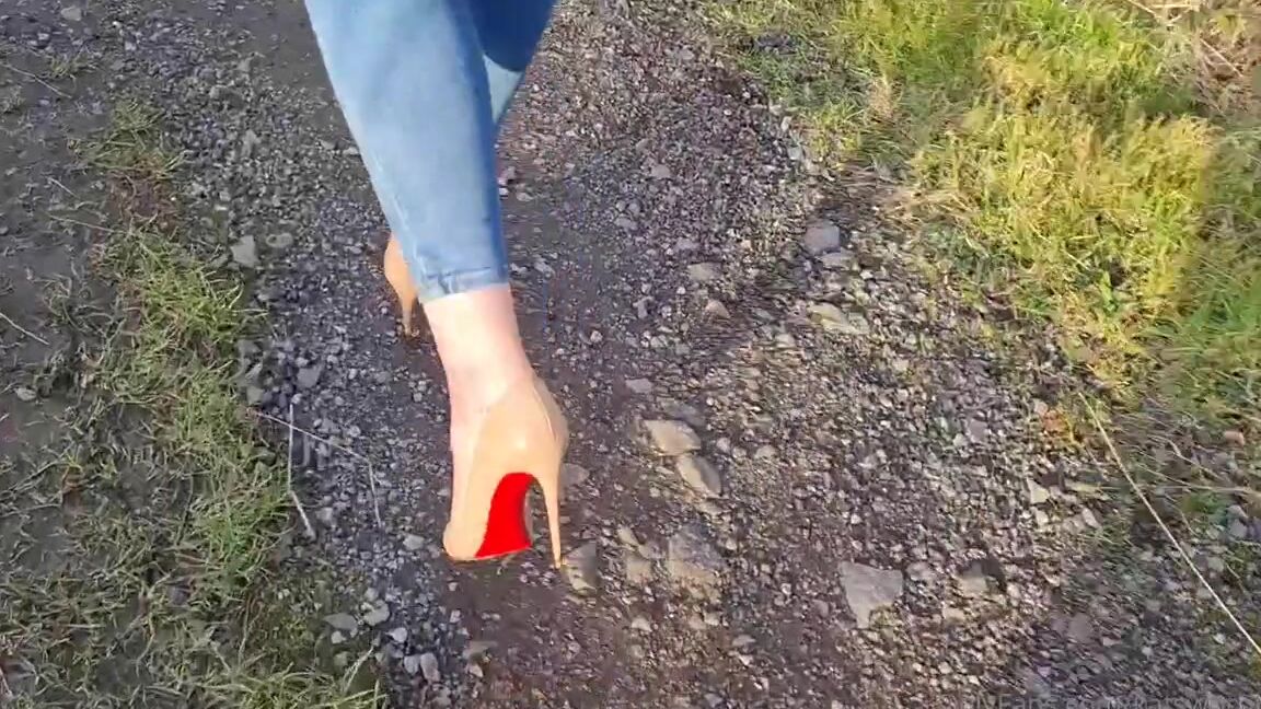 Kats Worn Heels Nicknamed Katswornheels Onlyfans No Wonder So Many Of My Louboutins End Up In Such Poor Condition Watch Me Walk