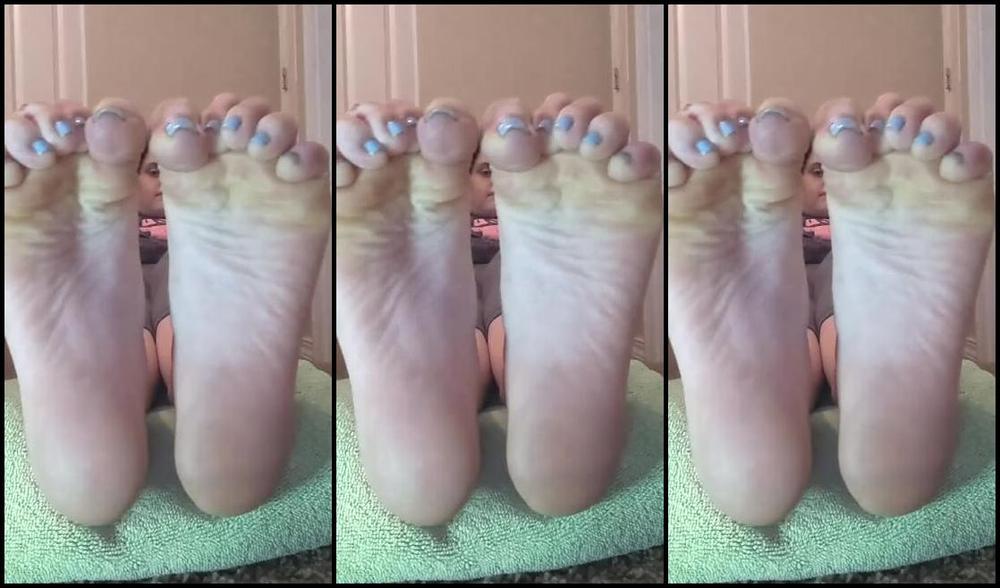 Premiumbrandy Onlyfans Soles Only Clean And Simple Holding My Soles Up To The Camera2