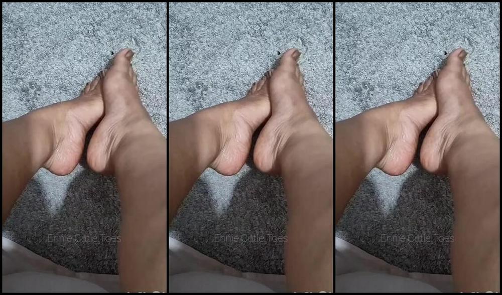 Ennie S Toes And Soles Nicknamed Enniestoes Onlyfans Wish You Were Here To Rub Me Down Before My Pedi 5