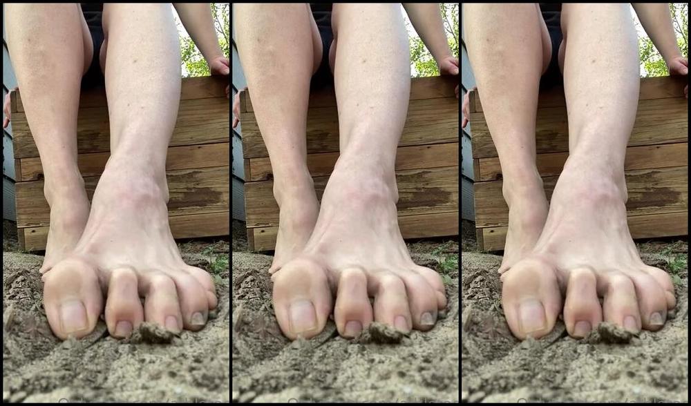 Athletoes Nicknamed Athletoes Onlyfans Playing In The Dirt