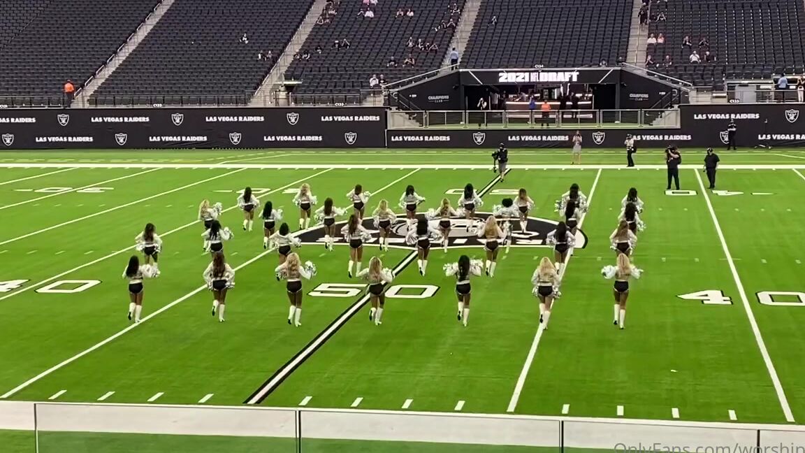 Princess Rene Aka Worshiprene Onlyfans Imagine All These Girls Walking All Over You