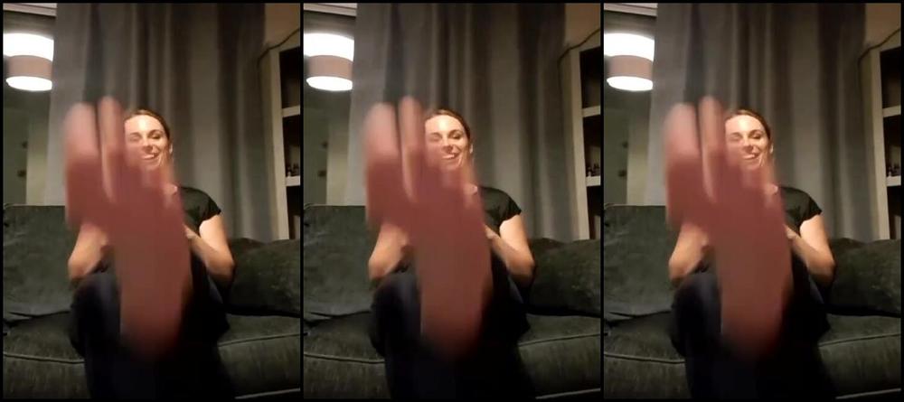 The Foot Queen Of England Aka Queengf90Premium Onlyfans Stream Started At 08052019 0907 Pm A Live Gym Sock Removal Joi