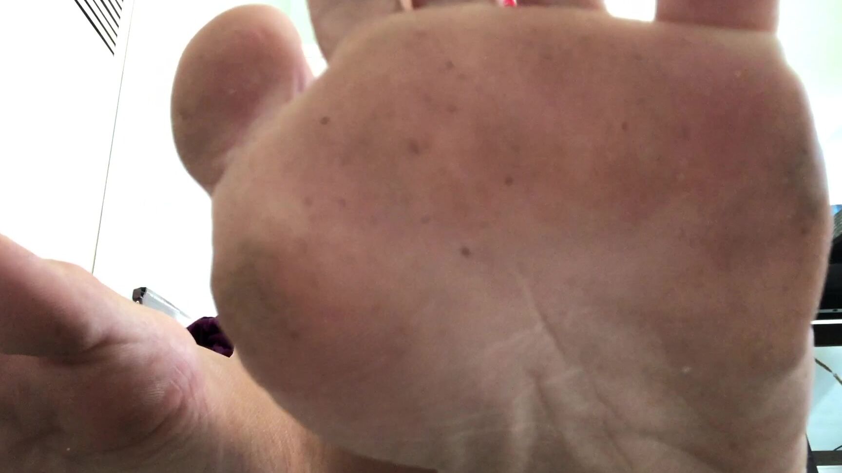 Dirty Feet, Foot Fetish, Feet, Highly Arched Feet littlemermaidtor showing off my dirty feet ManyVids