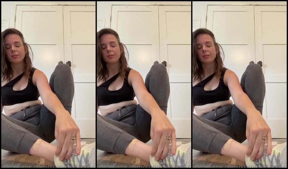 Summer Solesis Nicknamed Summer Solesis Onlyfans Sweaty Sweatshirt And Shoesock Removal