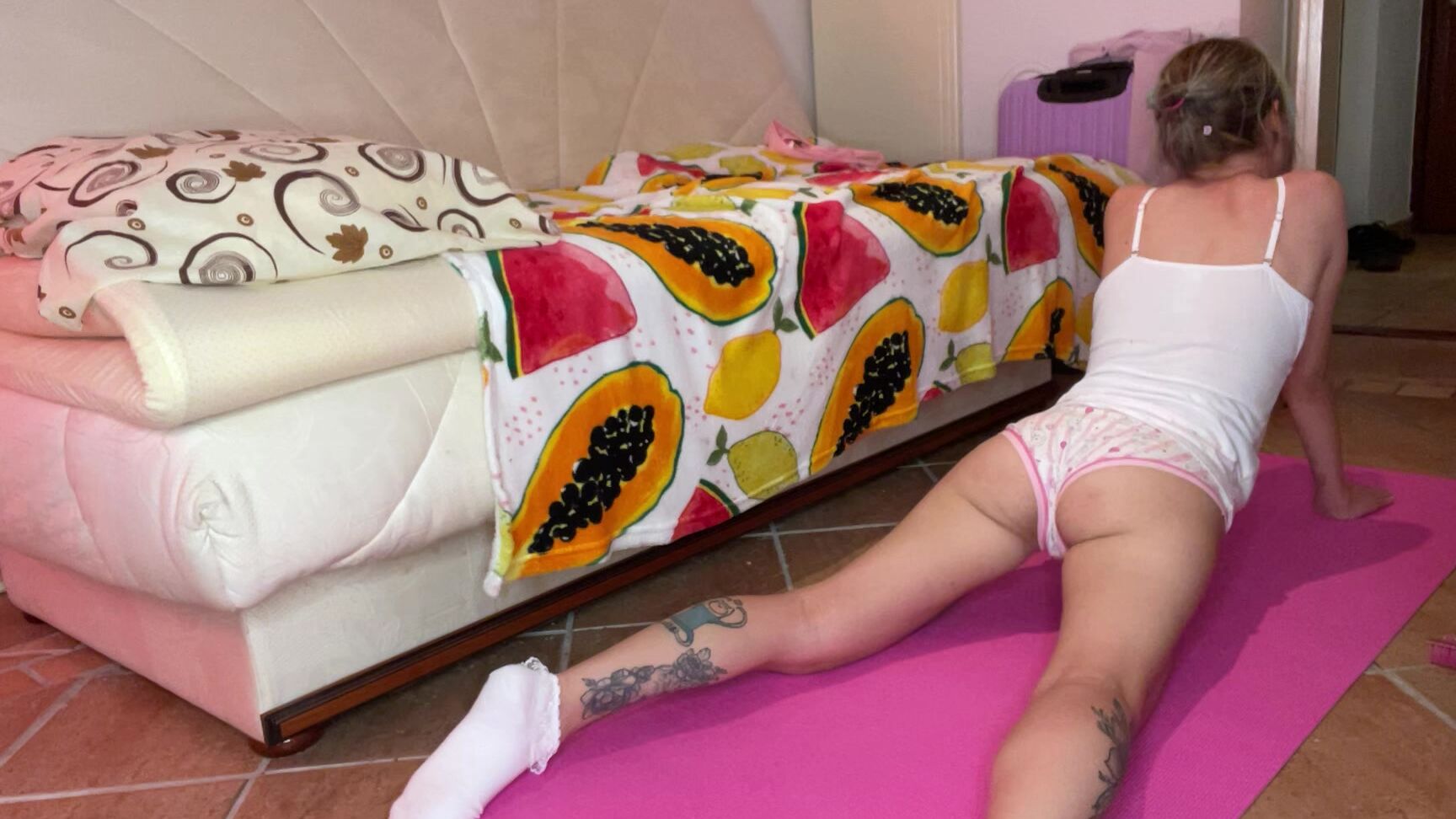 Cutielanalova Yoga In Panties And White Socks