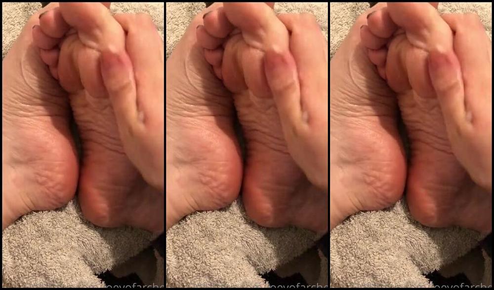Joeyofarches Nicknamed Joeyofarches Onlyfans Moisturising My Fluffy Shower Soles E