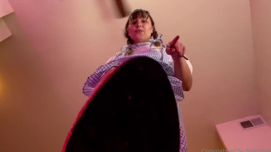 Nekonymphe Onlyfans Giantess Dorothy Squishes You 3 Clicks And She Ll Be Home Right After She Squishes You With Her Bea Nf