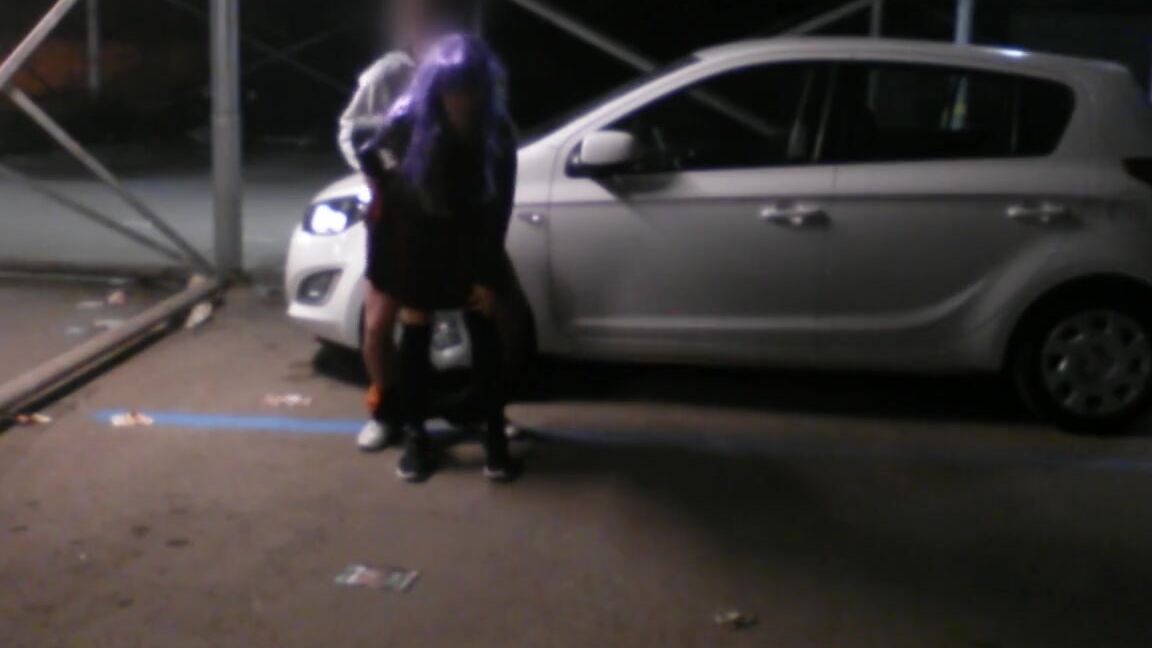 Nemi BangsDesire Трах с незнакомцем на парковке PornHubPremium