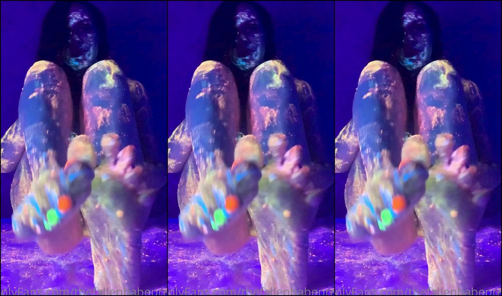 thefallenbabepremium-20-07-2020-562451501-a-hot-video-for-my-best-foot-boys-you-know-i-love-how-weird-i-am-are-you-just-as-weird-a