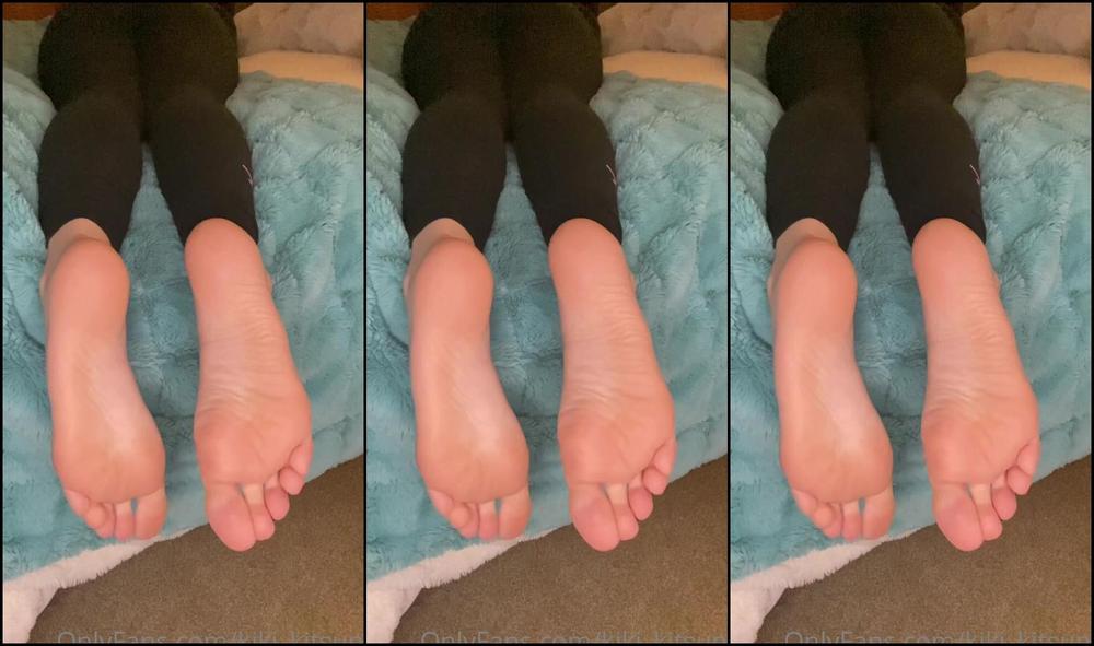 Kiki Kitsune Relaxing On My Bed Reading A Book But I Totally Know You Re Into My Feet