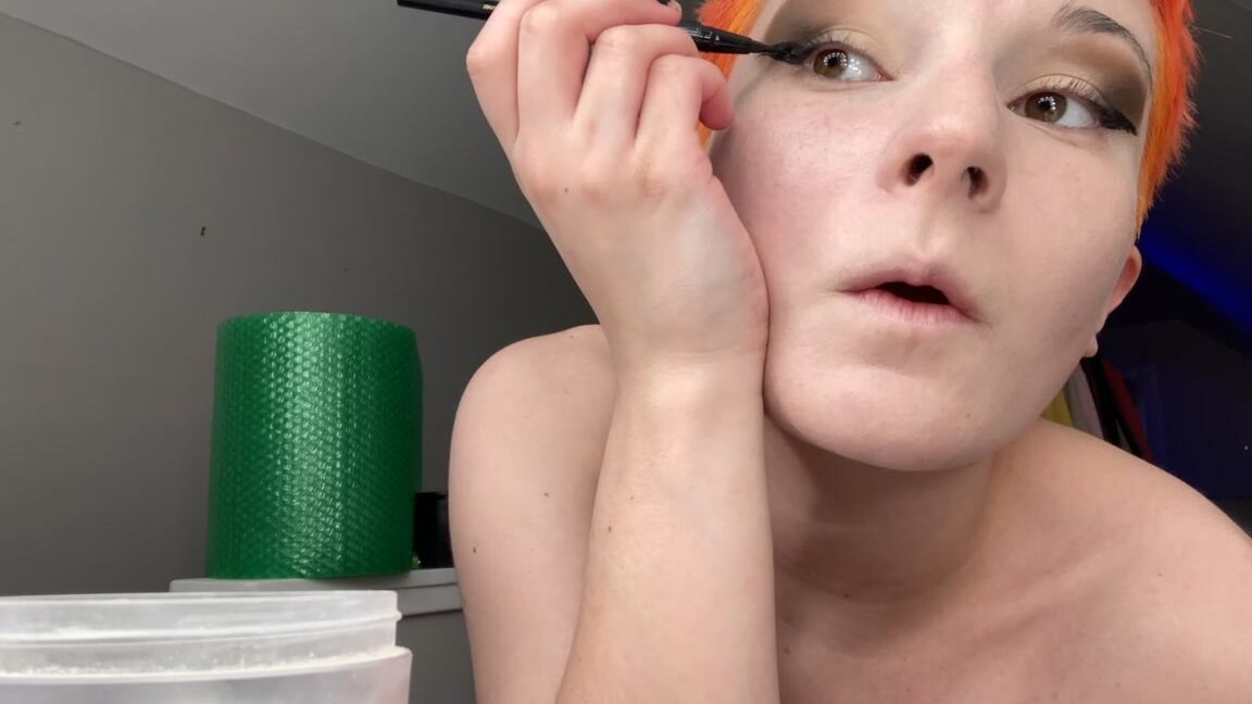 Bidaily Stream Started At Pm Doing My Makeup For My First Kinky Play Party