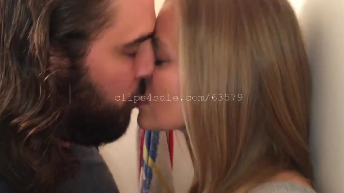 Kissingchannel Nicknamed Kissingchannel 12 01 2018 Onlyfans Video Bob And Diana Kissing Video 1 Full Video 3 Min