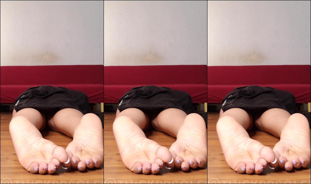 Thickprsoles Omg This Huge Snake About To Eat My Feet Something