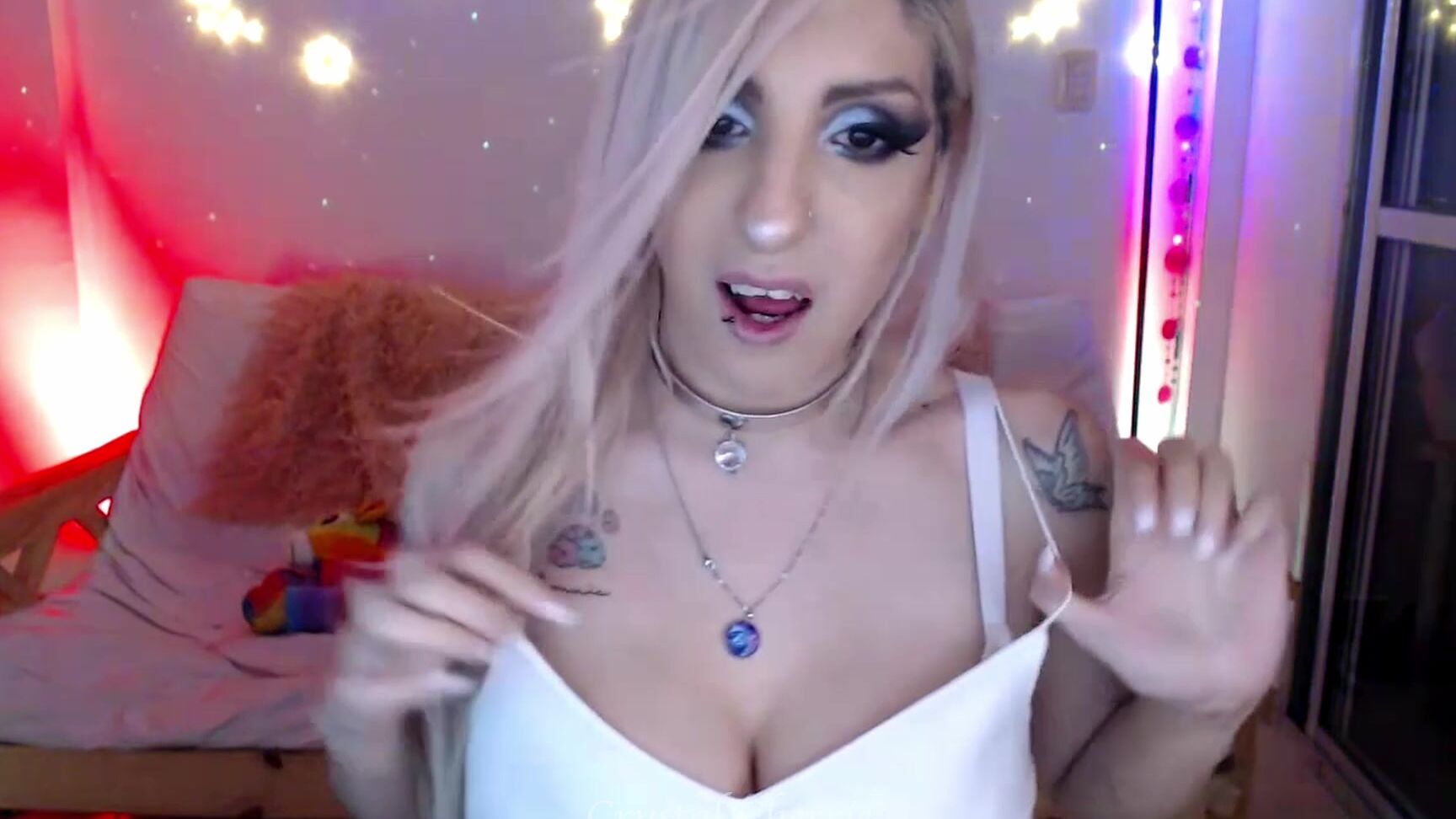 Crystal Cherrie Sonne Mv Live