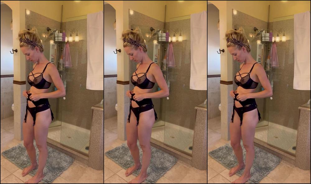 U Fresh Out Of The Shower And Into A Naughty Outfit To Tease My Hot Co Worker At The Office