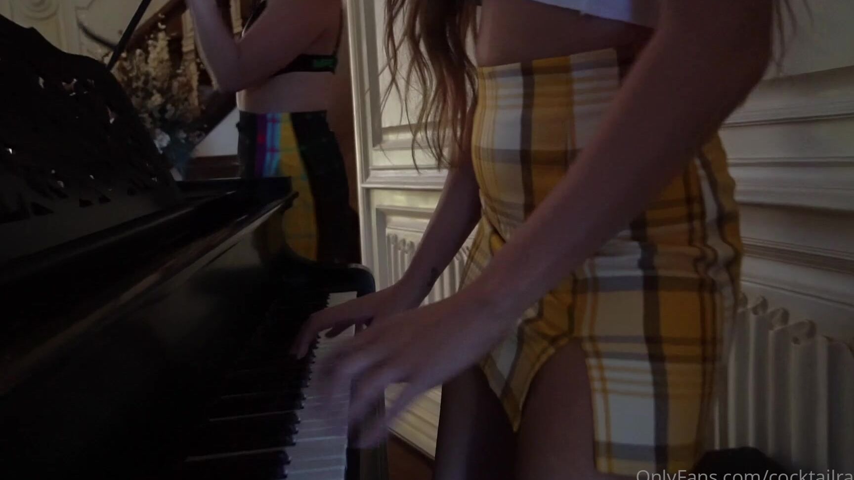 Cocktailratings Inviting You To This Exclusive Tour Of Michael Jacksons Historical Mansion Sword Girl And