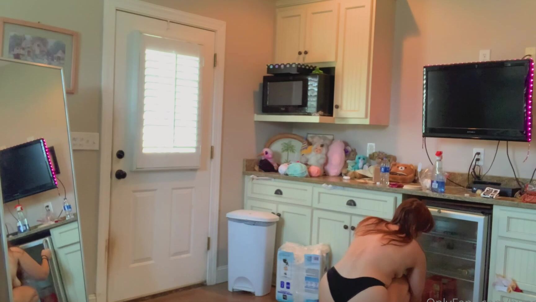 Luvmarsie 2193190648 08 14 2021 Cleaning My Room Topless Ends In A Little Fun