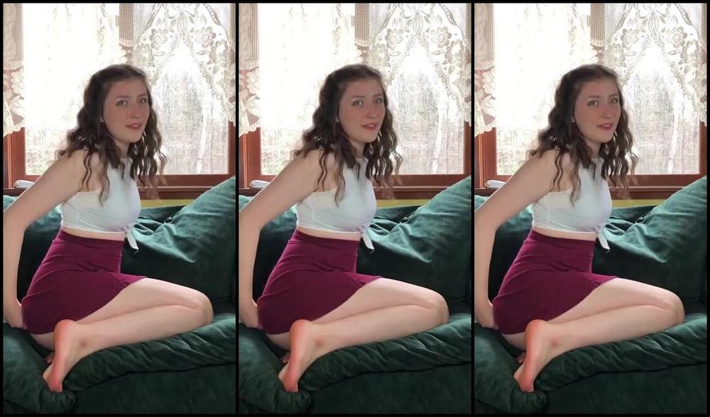 Delilah Nicknamed Footiesfeets Onlyfans Pov You Tell Me You Lost Your Phone In The Couch Just To Get A View Of