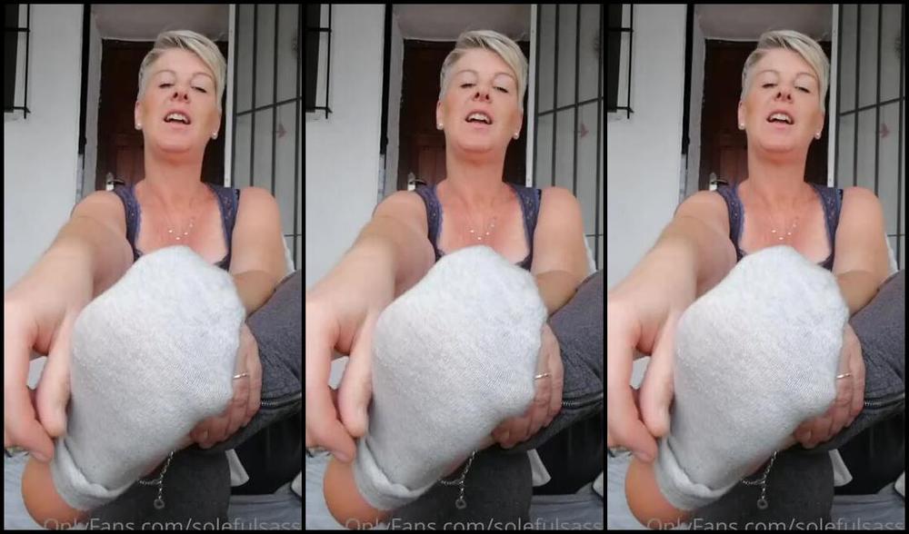 Solefulsassy Onlyfans Sweaty Feet After Walking The Dogs Forgot To Post This Apologies For My Dogs Had One Either Side