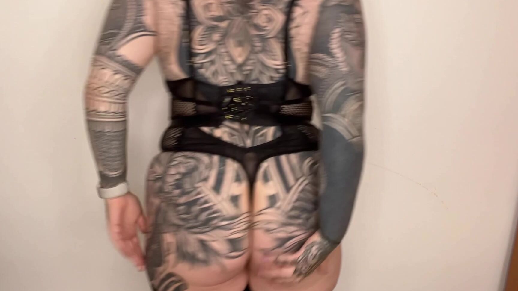 "MissValentina" bodyworship, femdom, femdompov, goddessworship, tattoos Worship My Tattooed Body manyvids