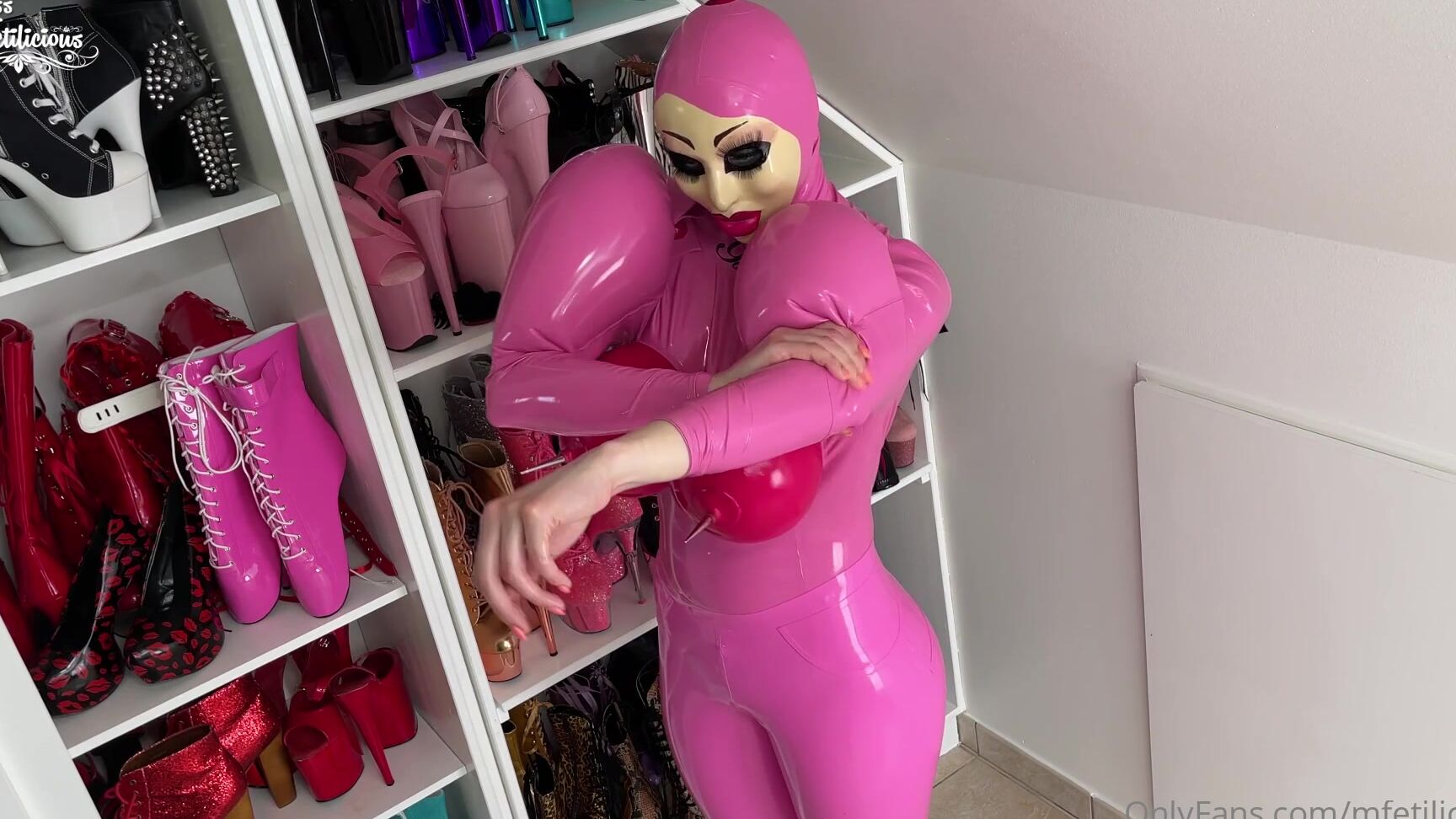 Mfetilicious Here S Another Behind The Scenes Video From My Last Shoot With Ligatio Dressing Up In M