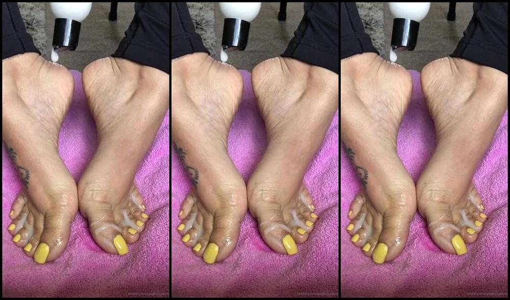Deedeericanfeet Onlyfans Heya Peeps Some Jizz On Toes And Arches As Requested