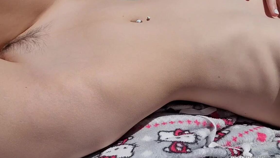 Honeysmoney Onlyfans You Jealous That The Sun Gets To Touch My Perfect Naked Body And You Never Will Wb