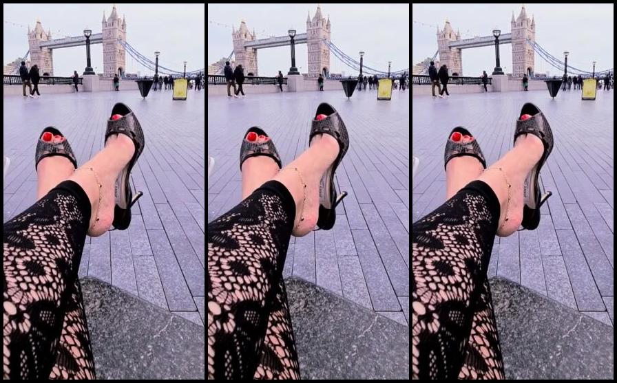 Feetbysherri Onlyfans Admiring One Of Londons Iconic Landmarks