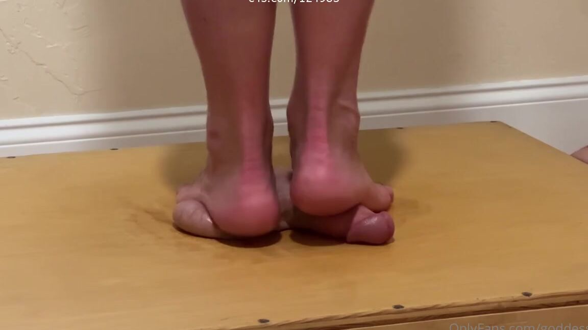 Goddess Kloe Nicknamed Goddesskloe 12 02 2024 Onlyfans Video Stomp The Cum Out Before Bed Close Up Version