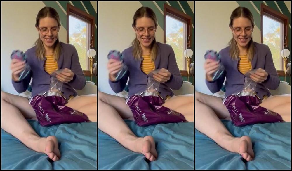 Nina Aka Fityoginina Onlyfans I Got A Huge Package Of Lingerie Eeeekkk This Is Just The Unboxing I Ll Do A Try On Later V