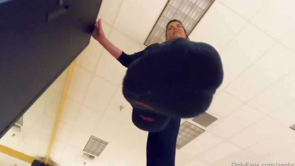 Worldgoddess Onlyfans I Decided To Wear My Reeky Pungent Socks In My Sneaks Your Reward For Being Such A Good Foot Slave