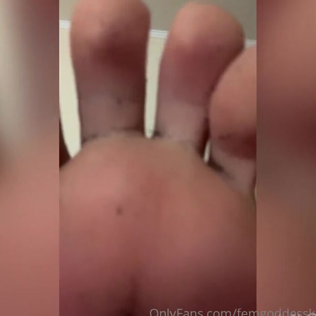 Femgoddesskira Onlyfans You Are My Servant And I Am Your Goddess I Love It When My Bitch Gives Me A Massage And Licks My