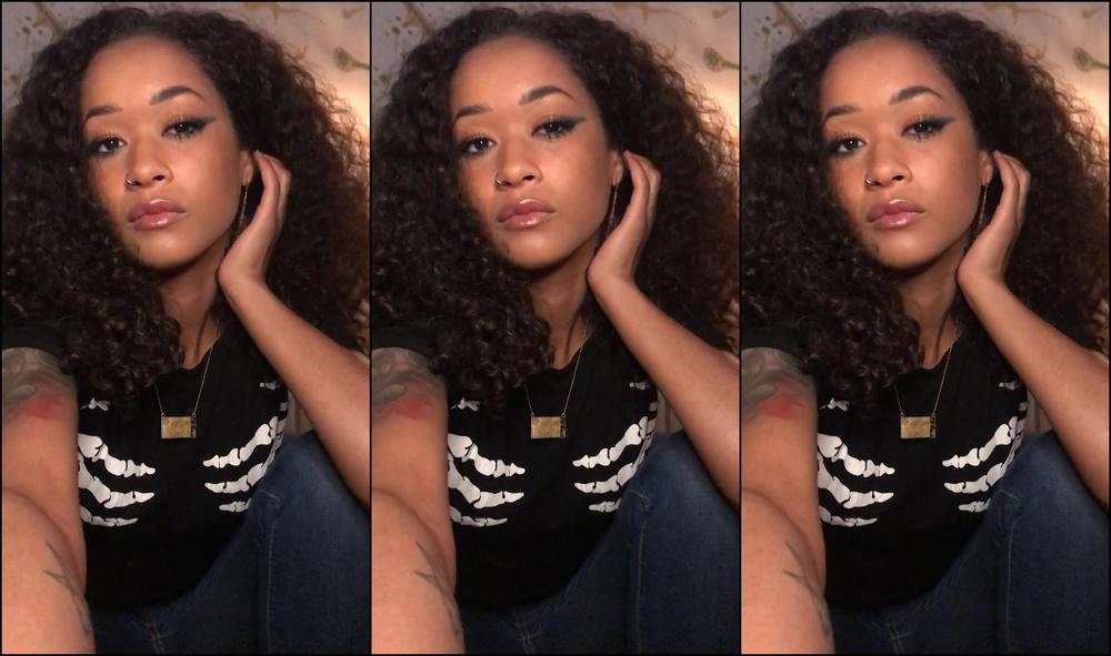 skindiamond-11-05-2020-309827895-spend-mistressmonday-with-me..-on-the-floor-where-you-belong.-feet-tease-footfetish-d