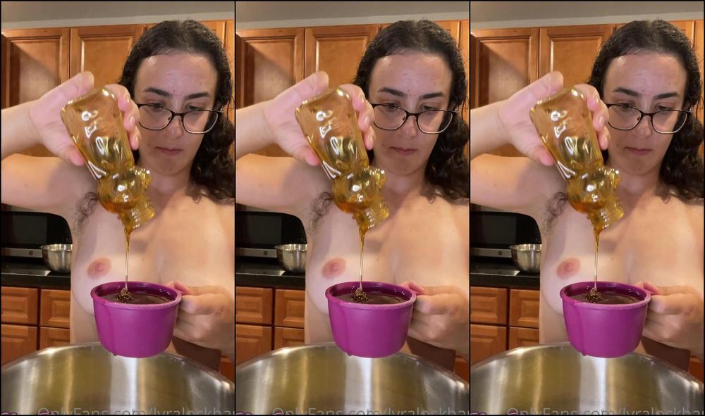 Lyralockhart Naked Baking Is Back On The Menu Today Is Honey Cake