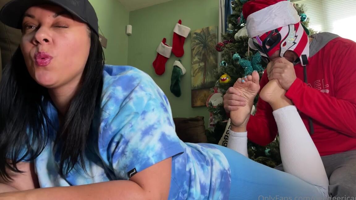 Deedeericanfeet Onlyfans Mmmm Santa Time And In The Pose And In Wide Angle