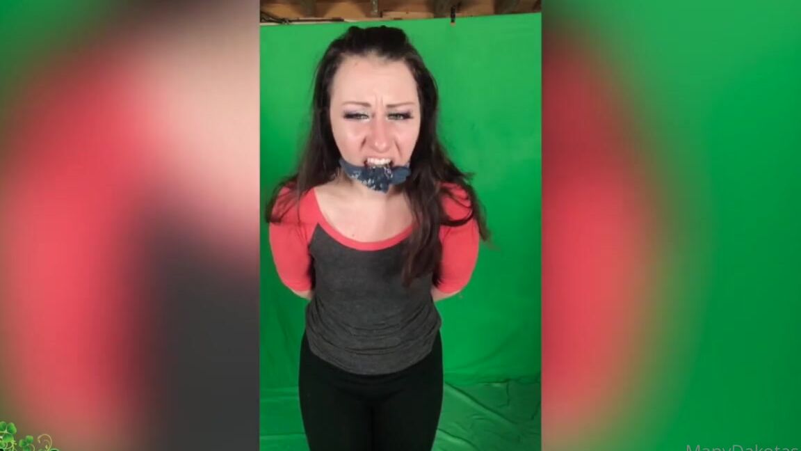 Dakota Charms Nicknamed Dakotacharms Onlyfans Becky Convincing