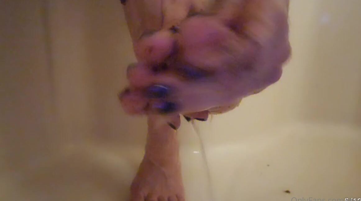 Mssjada Nicknamed Mssjada Onlyfans In The Shower Scrubbing My Feet With Some Homemade Sugar Scrub