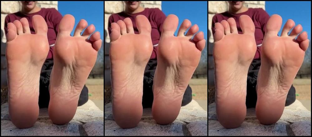 Cosmacalista Nicknamed Cosmacalista Onlyfans 01 29 2024 Nice Sweaty Feet For You To Worship