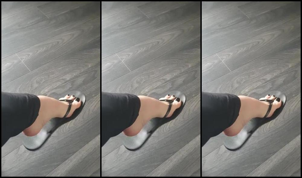 The Foot Queen Of England Aka Queengf90Premium Onlyfans Heading To Spain In The Morning Heres A Little Peak At My Pedi