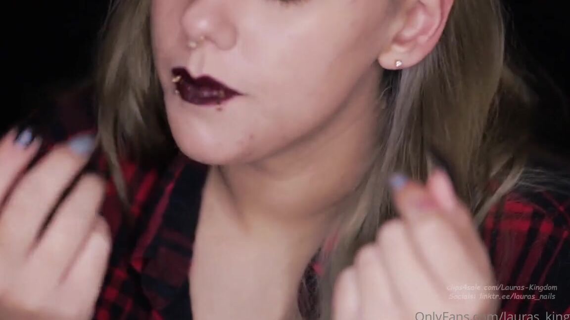 Lalalaura Nicknamed Lauras Kingdom 03 14 2023 Onlyfans Video Eska Devours Candy