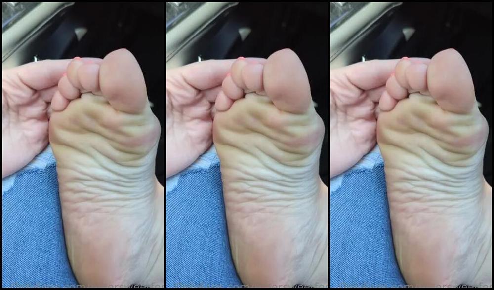 Pipersweetfeet Onlyfans I Forgot I Made This Little Teaser Apparently I Smack My Gum Because Thats All I Fuckin Hear