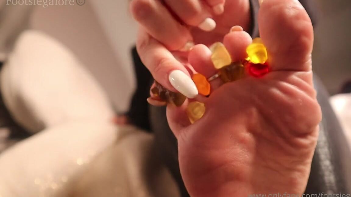 Footsiegalore Onlyfans Footsie Advent Reveal Day 16 These Taste Even Better From Between My Toes