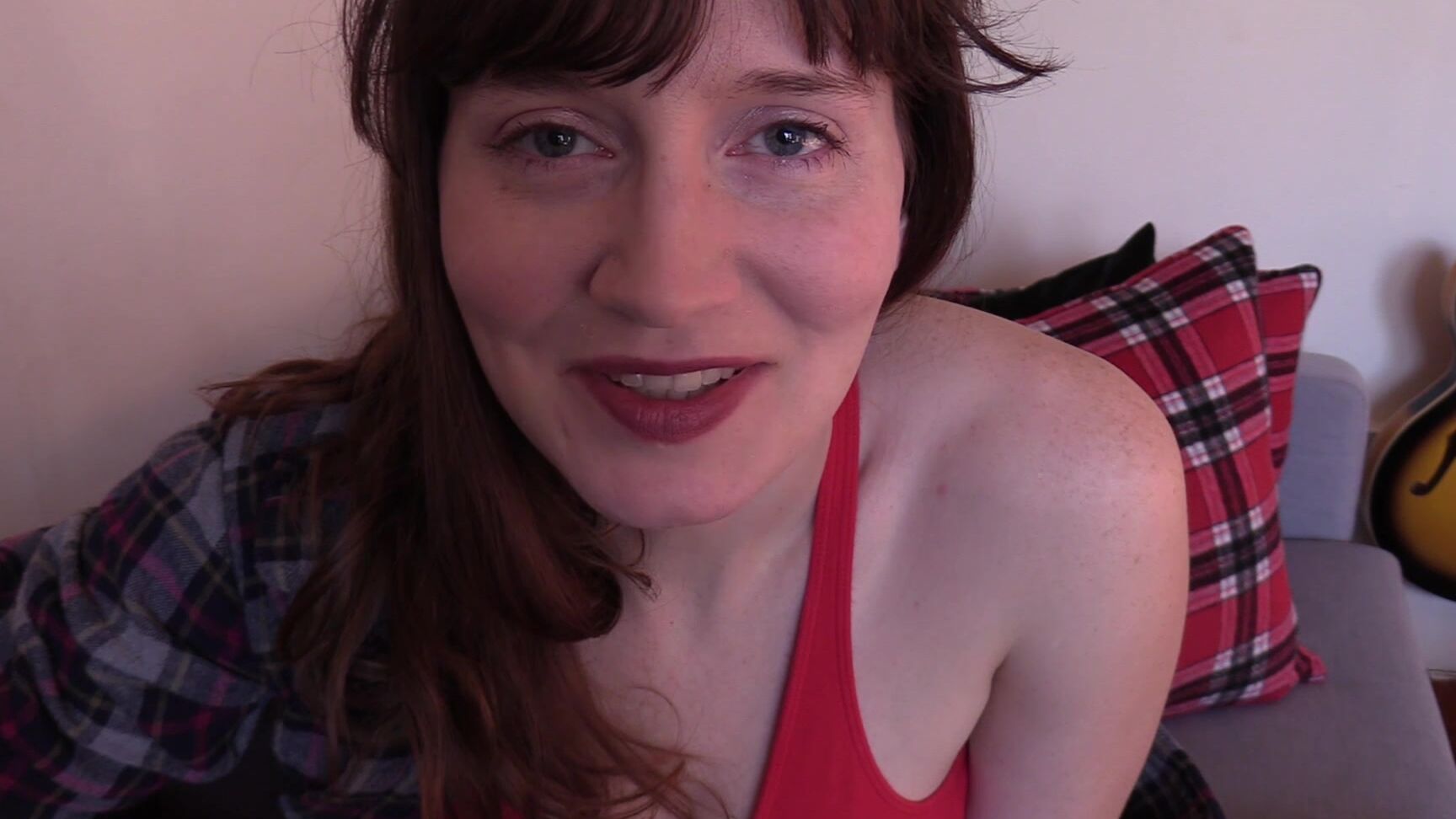 Bettie Bondage Sister Teases You With Her Willing Mouth